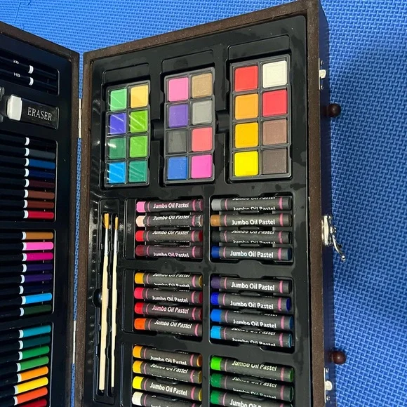 Gallery Studio Paint Pastels Colored Pencils Art Set 142 Pieces in Wooden Case - Picture 4 of 6